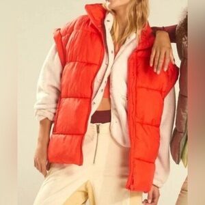 Free People in a Bubble Vibrant Red Orange Puffer Vest XS Small New with tags